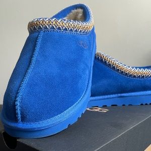 Never Worn Tasman Ugg Slippers
